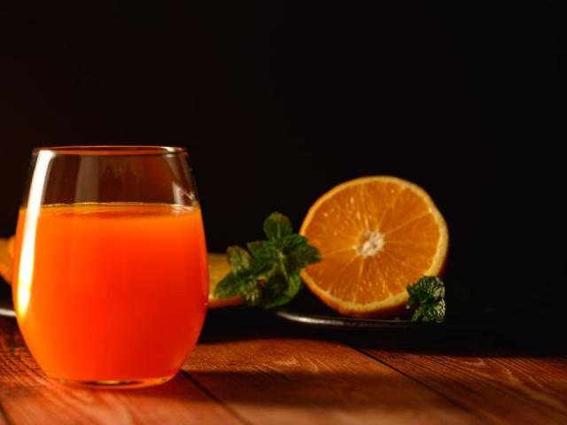 عصير برتقال طازج